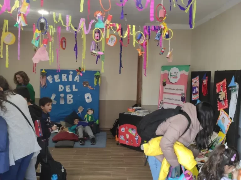 Los Libros de Claudia, feria del libro en escuelas, armado de feria