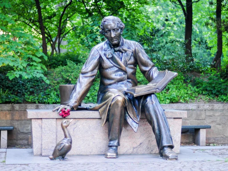 Monumento a Hans Christian Andersen - Los Libros de Claudia